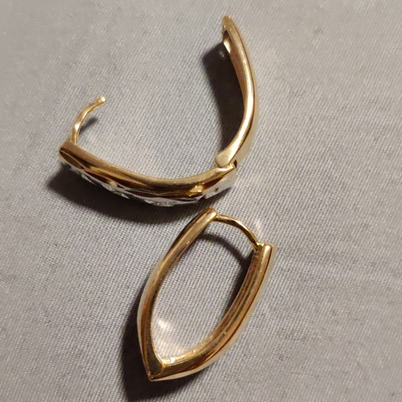 Gold plated Earings - Picture 8 of 8